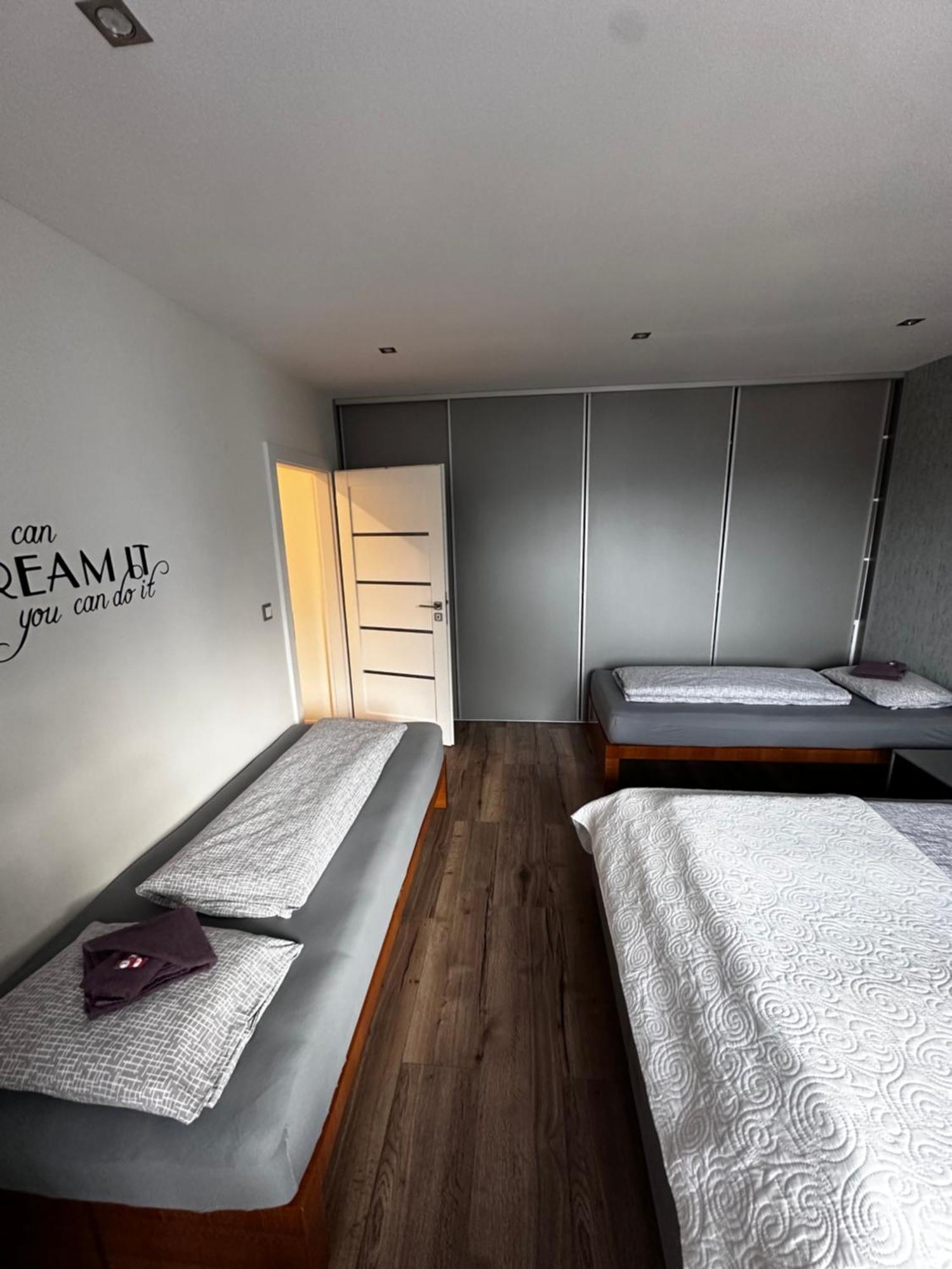 We Apartment - Close To The Center & City View, Self Check-In 24H Banska Bystrica Luaran gambar